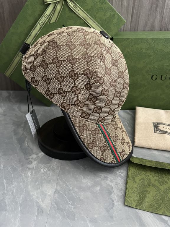 Special GUCCI original customized 11 open mold custom cowboy hat both the brand's traditional luxury connotation and modern streetwear aesthetics to show the design personality of the spring and summer series The cap is 