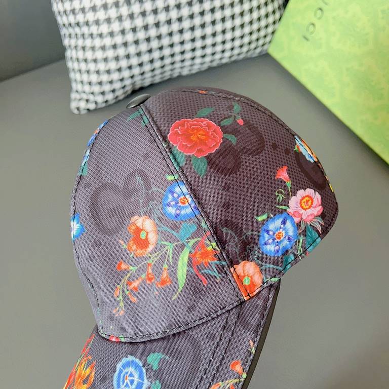 Gucci Gucci Baseball Caps, Gucci Gucci Baseball Caps.With packaging cloth bag, Gucci Gucci new original single baseball cap, crushed flowers large double G, counter 11 open mold ordering, perfect pair of flowers, origina