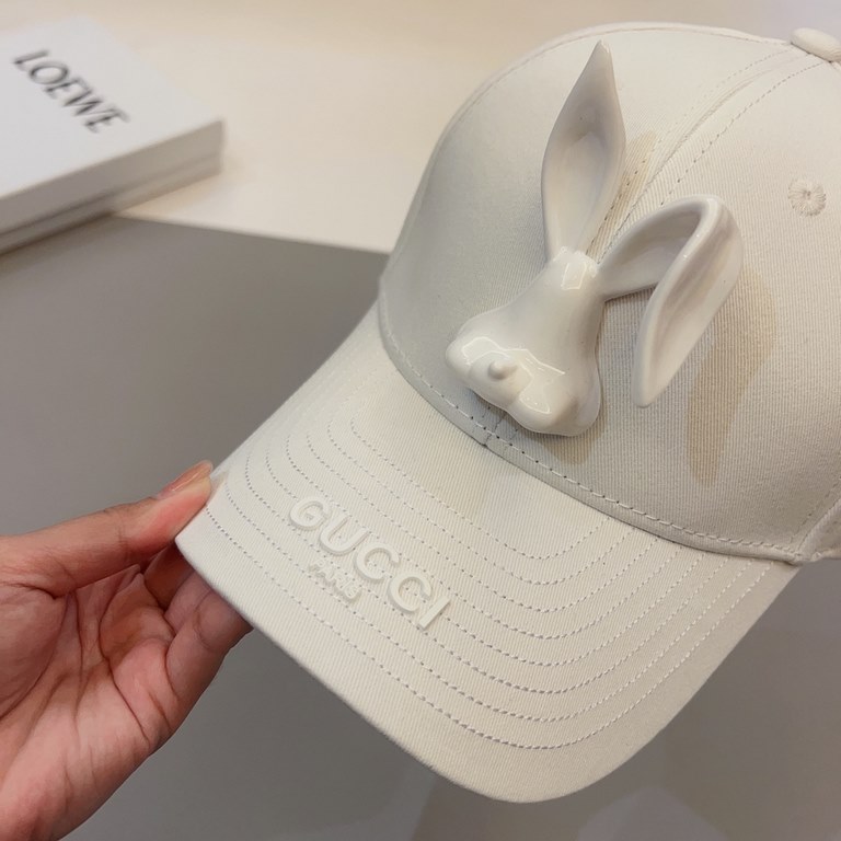 Gucci Gucci   Year of the Rabbit Limited   2023 new rabbit baseball capShow face small, hard top feel super good, fashion personality   duck tongue cap