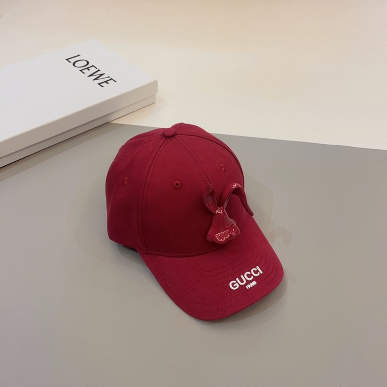 Gucci Gucci   Year of the Rabbit Limited   2023 new rabbit baseball capShow face small, hard top feel super good, fashion personality   duck tongue cap