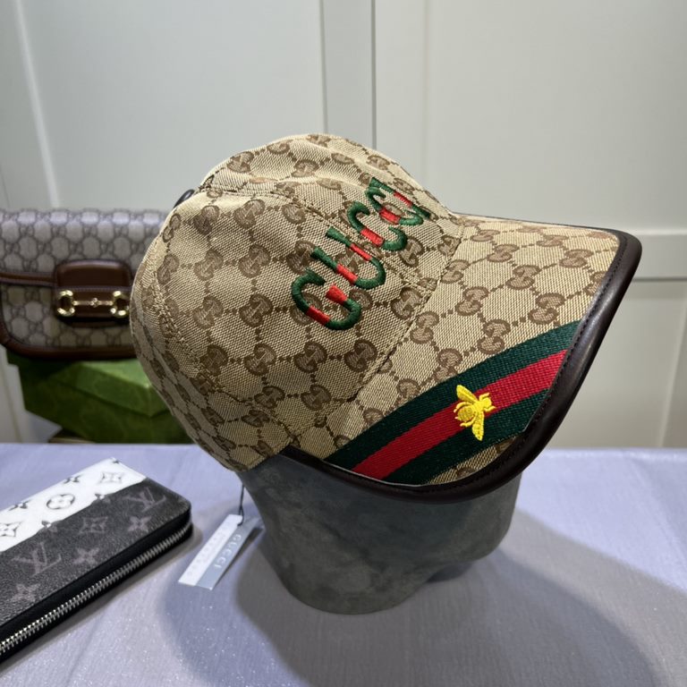 Gucci (Gucci) classic original single baseball cap, 11 open mold customized, original canvas material   head layer cowhide, British and awesome quality! Cotton lining, base head circumference 56, patch adjustable.