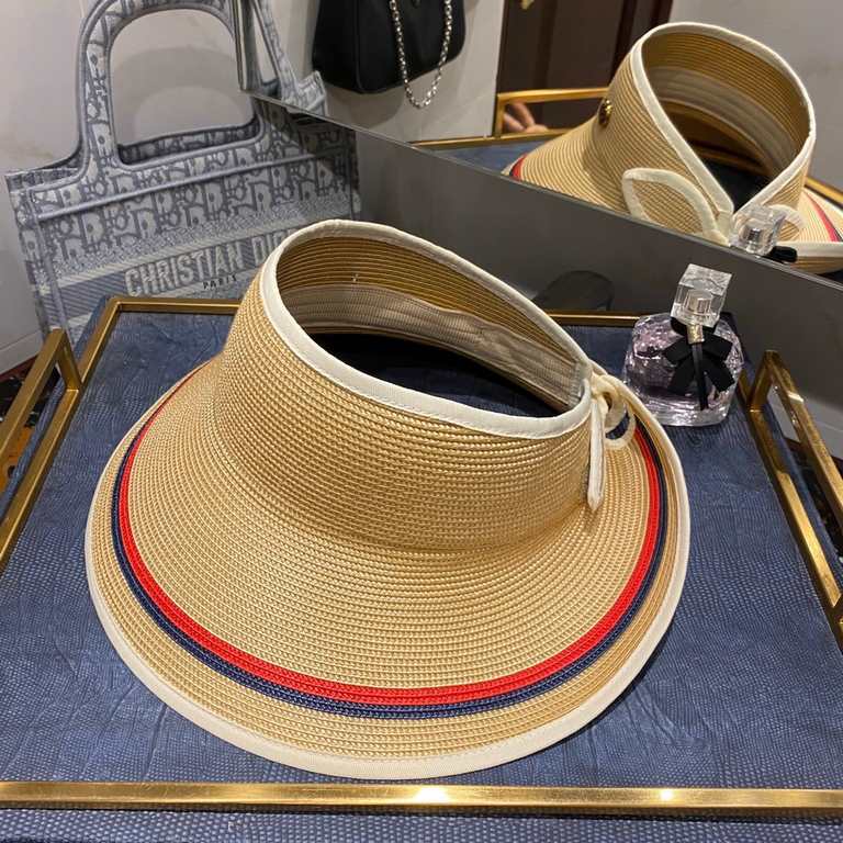 runGUCCI Gucci new irregular ice silk hollow cap.Personalized leaf velcro, super design, foldable, easy to carryThe hat is made of Taiwan PP grass material, super glossy, super dense and seamless sunshade.Half wrap head 