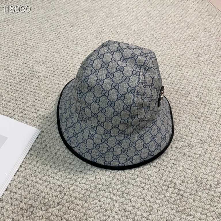 GUCCI Gucci Fisherman's HatOne of the hottest of the recent past, with a great texture that