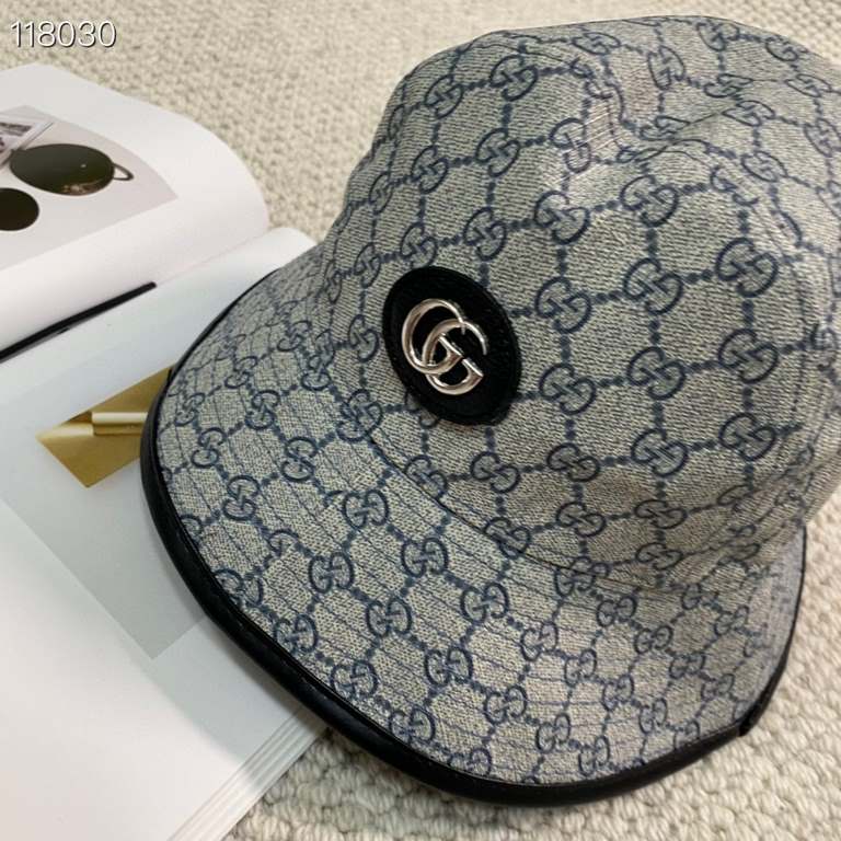 GUCCI Gucci Fisherman's HatOne of the hottest of the recent past, with a great texture that