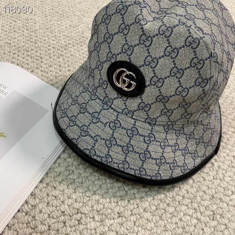 GUCCI Gucci Fisherman's HatOne of the hottest of the recent past, with a great texture that