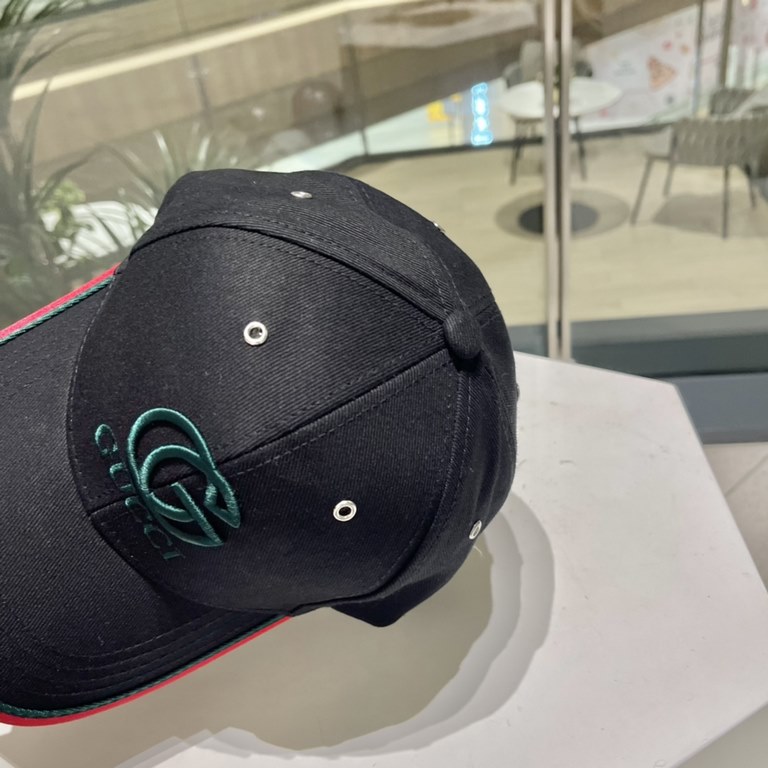 Gucci Gucci new original single baseball cap, exquisite pure also grungy very feel, cool and stylish, counter out of stock popular, the quality is superb!