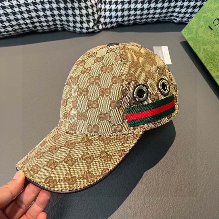 With box bag, Gucci (Gucci) classic original single baseball cap, steel buckle models, 11 open mold customized, the original canvas material   head layer cowhide, full of British, the quality is superb! Cotton lining, ba