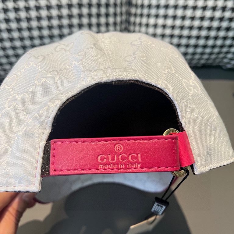 Gucci baseball cap.With box cloth bag, Gucci (Gucci) classic original single baseball cap, logo webbing counter 11 open mold customized, the highest version, the original canvas material   head layer cowhide, cotton lini