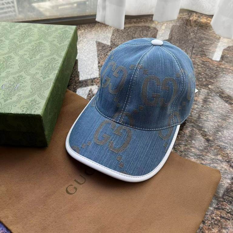 With packaging cloth bag, Gucci Gucci new original single baseball cap, large double G, counter 11 open mold ordering, perfect pair of flowers, the original canvas fabric   head layer cowhide, lightweight and breathable!