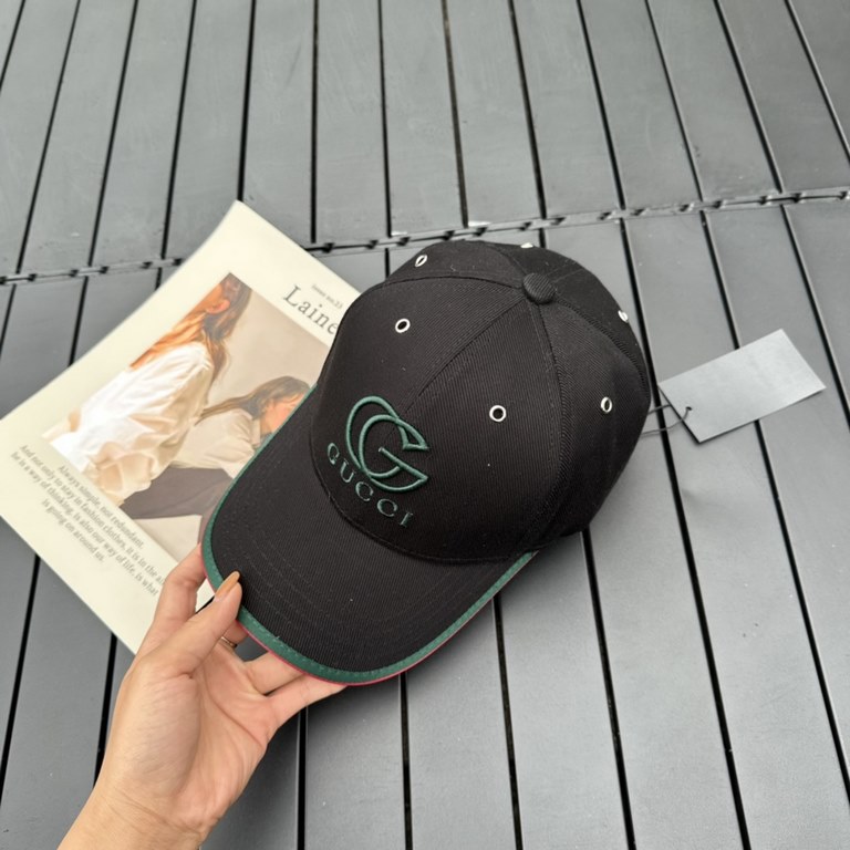 Gucci baseball cap GUCCI   Original single quality fire attack    The craftsmanship is very exquisite High-grade atmosphere upscale! Low-key luxury, easy to carry!