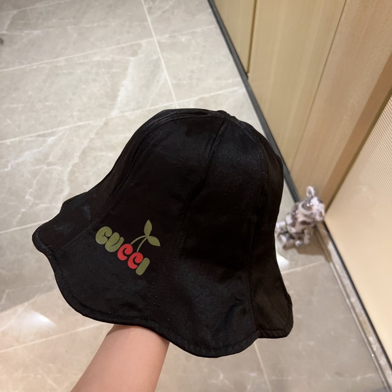 with dust bag [GUCCI Gucci] 2023 spring and summer wave brim waterproof slip material fisherman's hat, the big brand model is super good with, hurry to get!