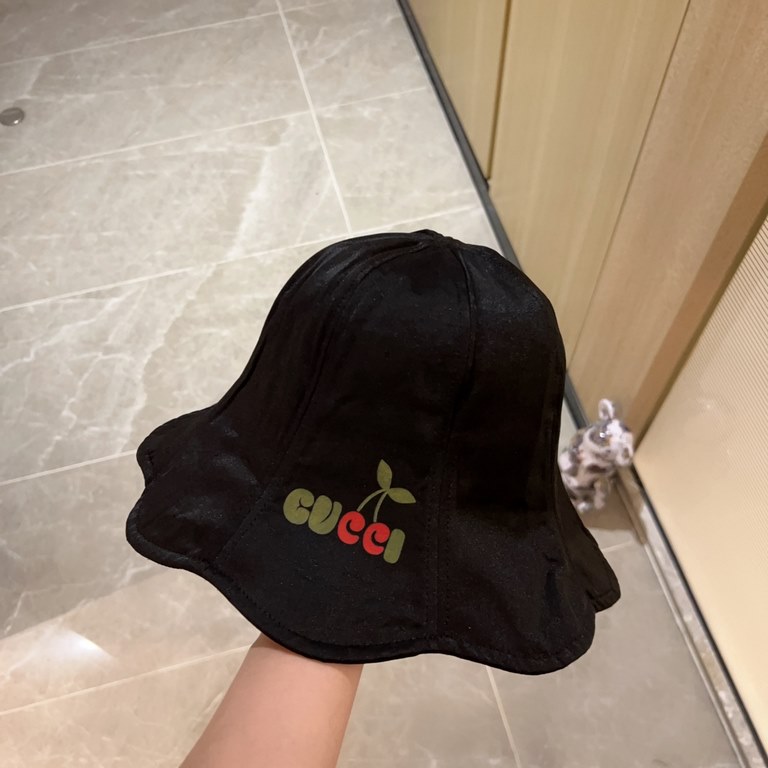 with dust bag [GUCCI Gucci] 2023 spring and summer wave brim waterproof slip material fisherman's hat, the big brand model is super good with, hurry to get!