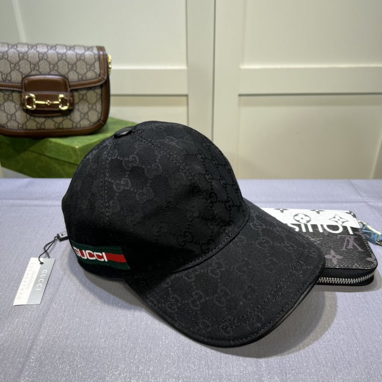 Gucci (Gucci) classic original single baseball cap, 11 open mold customized, original canvas material   head layer cowhide, British and awesome quality! Cotton lining, base head circumference 56, patch adjustable.