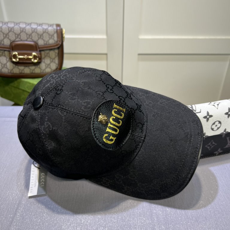 Gucci (Gucci) classic original single baseball cap, 11 open mold customized, original canvas material   head layer cowhide, British and awesome quality! Cotton lining, base head circumference 56, patch adjustable.