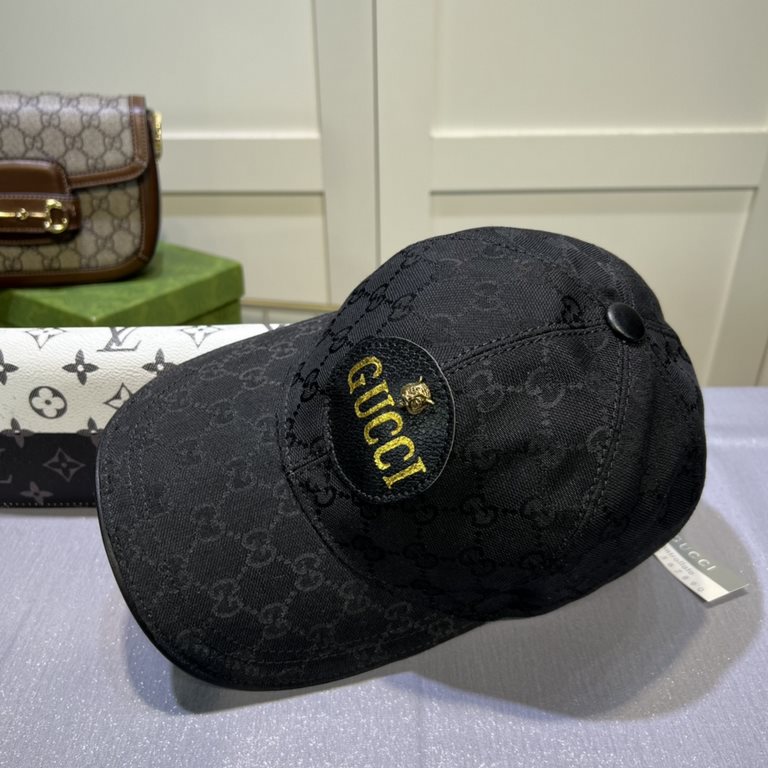 Gucci (Gucci) classic original single baseball cap, 11 open mold customized, original canvas material   head layer cowhide, British and awesome quality! Cotton lining, base head circumference 56, patch adjustable.