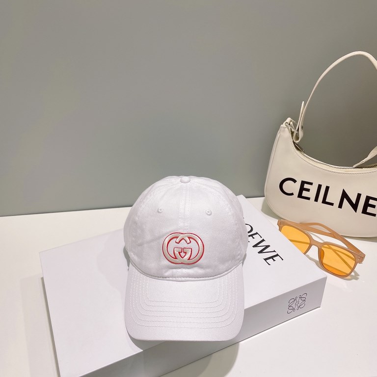 [GUCCI Gucci embroidered baseball cap  , counter new simple and very trendy! Casual sports models, classic production, super good with clothes!