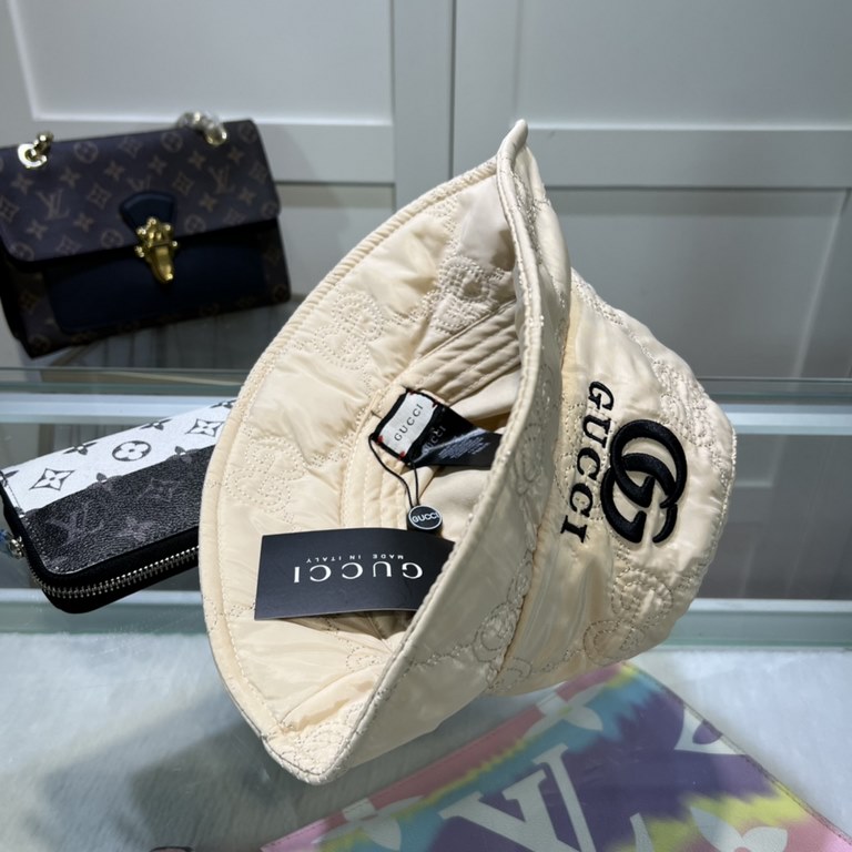 Gucci baseball cap  GUCCI  official website new, baseball cap, original single quality fire attack    The craft is very exquisite High-grade atmosphere upscale! Low-key luxury, easy to carry! Running quantity!