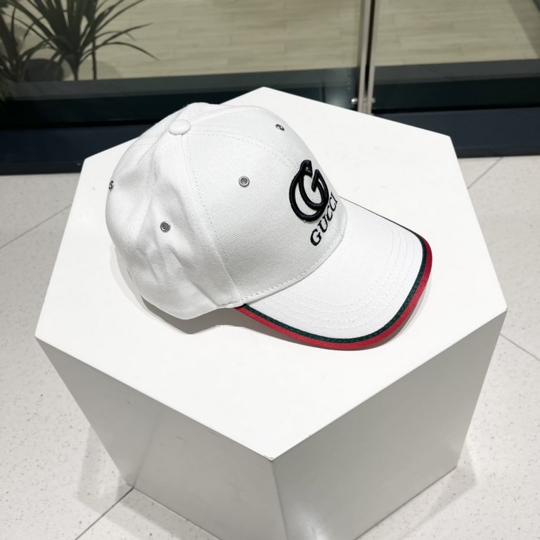 Gucci Gucci new original single baseball cap, exquisite pure also grungy very feel, cool and stylish, counter out of stock popular, the quality is superb!