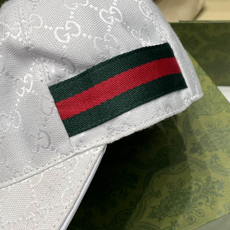 Gucci (Gucci) classic original single baseball cap     counter 11 open mold customized, the highest version, the original canvas material   head layer cowhide, cotton lining, lightweight and breathable! In-kind shooting,