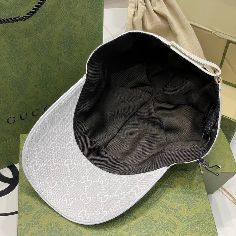 Gucci (Gucci) classic original single baseball cap     counter 11 open mold customized, the highest version, the original canvas material   head layer cowhide, cotton lining, lightweight and breathable! In-kind shooting,