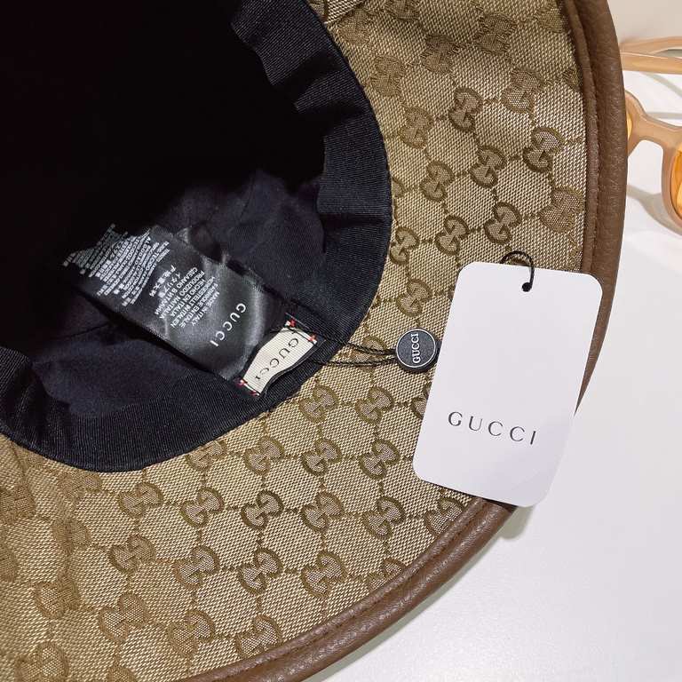 Original qualityGUCCI Gucci fisherman's hat   official website new Gucci fisherman's hat is on fire Craft is very exquisite High-grade atmosphere upscale! Low-key luxury, easy to carry!