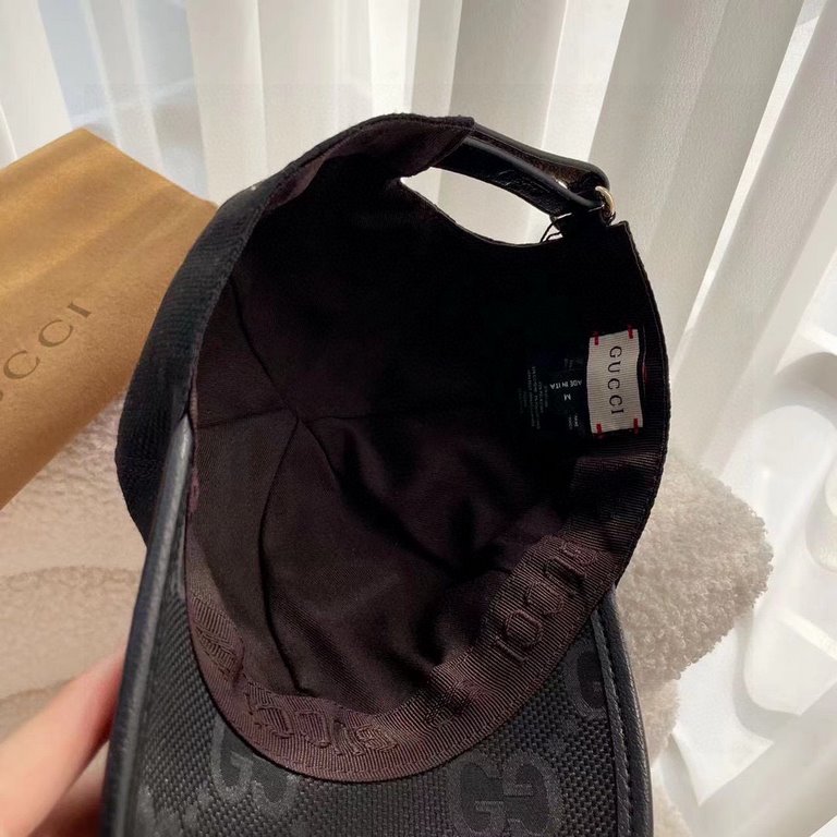 With packaging cloth bag, Gucci Gucci new original single baseball cap, large double G, counter 11 open mold ordering, perfect pair of flowers, the original canvas fabric   head layer cowhide, lightweight and breathable!