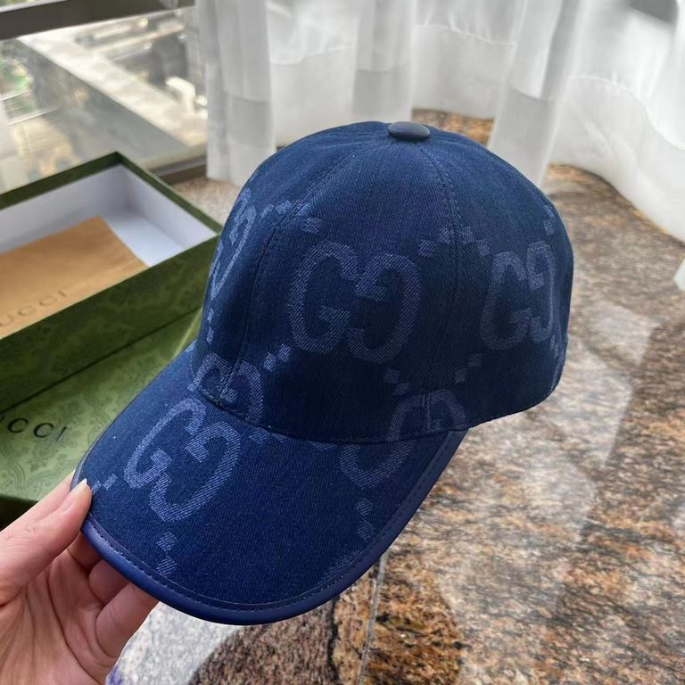 With packaging cloth bag, Gucci Gucci new original single baseball cap, large double G, counter 11 open mold ordering, perfect pair of flowers, the original canvas fabric   head layer cowhide, lightweight and breathable!