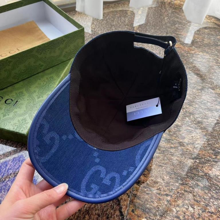 With packaging cloth bag, Gucci Gucci new original single baseball cap, large double G, counter 11 open mold ordering, perfect pair of flowers, the original canvas fabric   head layer cowhide, lightweight and breathable!