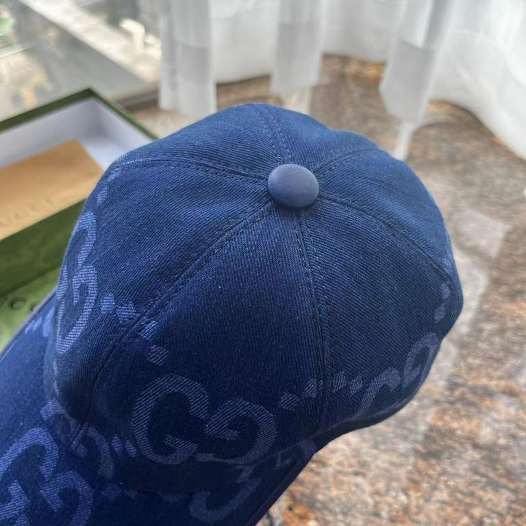 With packaging cloth bag, Gucci Gucci new original single baseball cap, large double G, counter 11 open mold ordering, perfect pair of flowers, the original canvas fabric   head layer cowhide, lightweight and breathable!