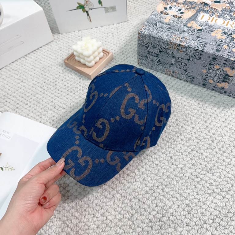 GUCCI Gucci new counter synchronization baseball cap   big brand models super good with, hurry to get!