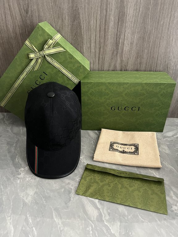 Special GUCCI original customized 11 open mold custom cowboy hat both the brand's traditional luxury connotation and modern streetwear aesthetics to show the design personality of the spring and summer series The cap is 