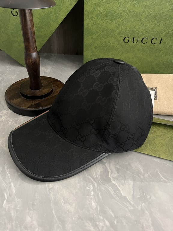 Special GUCCI original customized 11 open mold custom cowboy hat both the brand's traditional luxury connotation and modern streetwear aesthetics to show the design personality of the spring and summer series The cap is 