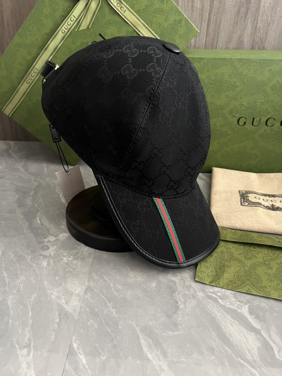 Special GUCCI original customized 11 open mold custom cowboy hat both the brand's traditional luxury connotation and modern streetwear aesthetics to show the design personality of the spring and summer series The cap is 