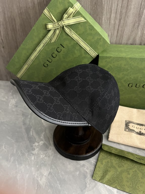 Special GUCCI original customized 11 open mold custom cowboy hat both the brand's traditional luxury connotation and modern streetwear aesthetics to show the design personality of the spring and summer series The cap is 