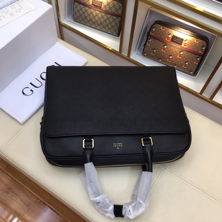 Original single goods [love] Gucci original single authentic new counter with the same high-end men's casual briefcase   workmanship is super refined and elegant. With imported raw materials cowhide counter special hardw