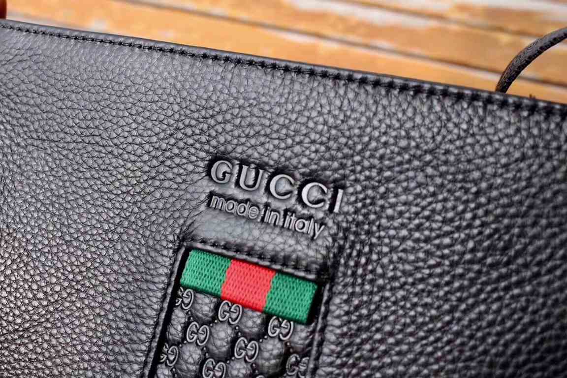 Crossbody bag Gucci GUCCI   Model 0285-3. high-end goods     Whether the workmanship or material to reach a very high level, fine handmade car line design. Focus on the taste of the man must be hand Oh! Material AAA cowh