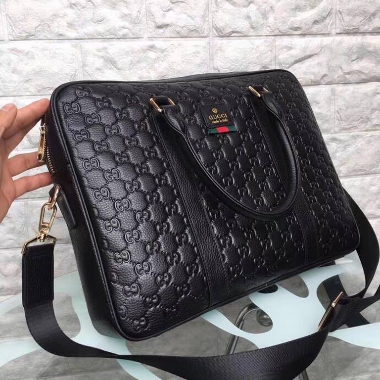 Top original single drunk new gucci handbagcrossbody men's bag arrived. Imported cowhide. With special cloth. Workmanship to see the details, every place is incomparable to pay attention to, exquisite and delicate. The m