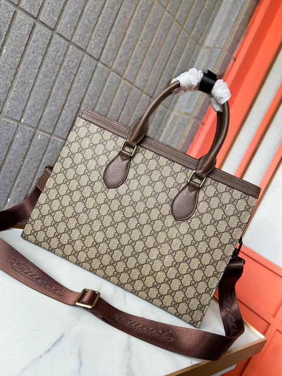 9127 Black Brown  High-end   The new GUCCI Ophidia collection presents a new design briefcase in GG Supreme synthetic canvas, featuring the brand's iconic webbing and double G-shaped hardware. The double handles and deta