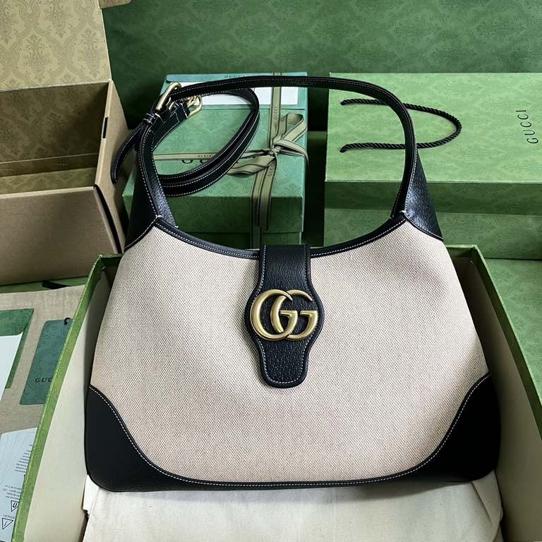 .  With a full set of original green box packaging GG  The Gucci Cosmogonie collection was unveiled at the historic Castello di Monte in Italy. The show featured a mix of aesthetic elements from different eras and geogra