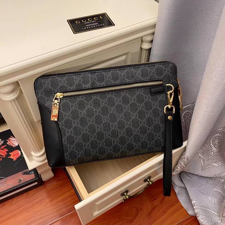 ￥Top gucci models    most   explosive models   men's casual bags  Italy    imported top cowhide leather   impeccable hardware.   Designed by famous masters and experienced tailors   Perfect version   Excellent on hand   