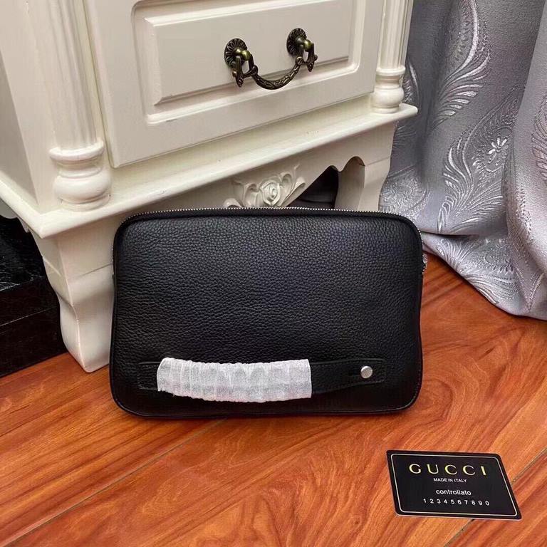 Model 8046, Black Gucci, the world's preeminent luxury brand Gucci pops strong! Made of imported Italian tire cowhide, delicate feel. Full of softness, with card space, can put 30,000 cash. High-end fashion, specificatio