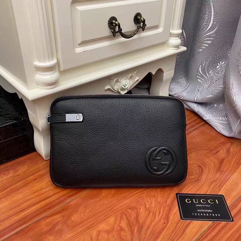 Model 8046, Black Gucci, the world's preeminent luxury brand Gucci pops strong! Made of imported Italian tire cowhide, delicate feel. Full of softness, with card space, can put 30,000 cash. High-end fashion, specificatio