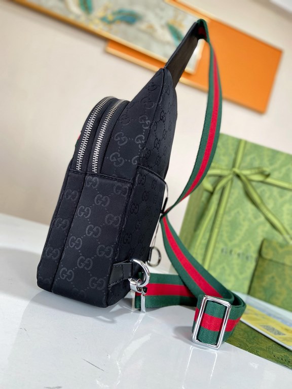 秘秘 [Gucci Chest Packs]    European water goods chest packs fanny packs, heavy money to create a new channel goods   energetic   ideal for men's   original hardware  LOGO clear and unparalleled   the top of the original f