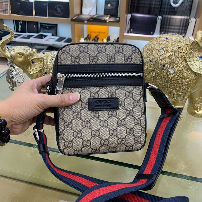 .    The original single official website 6930-5 # top original goods 2020 Gucci GUCCI counter popular models, high-end atmosphere, fashion and taste, the latest top GUCClPⅤC special materials with head layer cowhide, fe