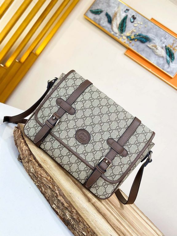 [Gucci Crossbody Bag]    Homage to a classic using the original design elements of the first messenger bagThe flap closes with a magnetic closure for easier access to your belongingsThe bag's interior is spacious and pra