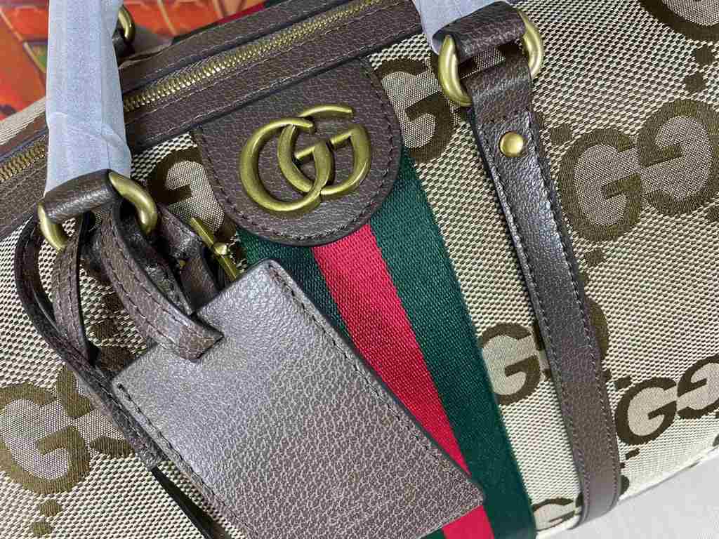 An oversized version of the   classic GG motif travel bag, which originally made its stunning debut in the Aria - Fashion Aria collection, returns this season in a high-profile statement of the brand's logo in iconic tra