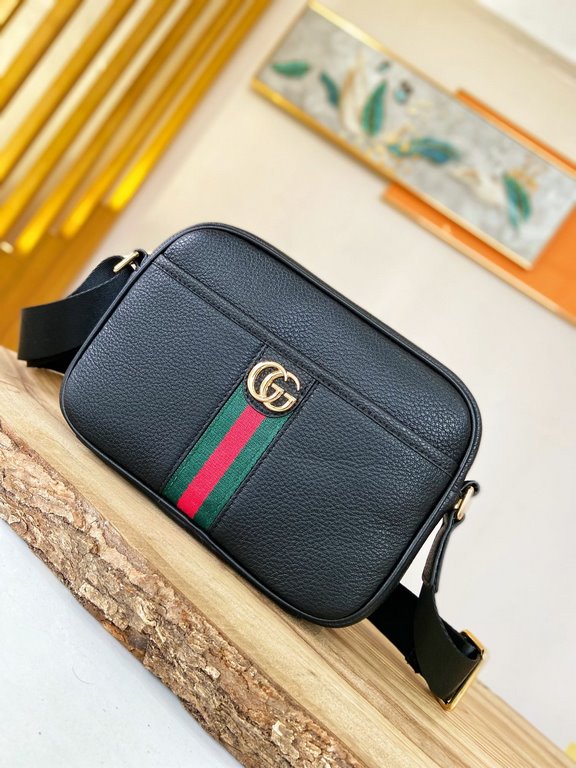 秘秘 [Gucci 】     counter the latest explosion of men's crossbody bags, heavy money to create a new channel goods   energetic   ideal for men's   original hardware  LOGO clear as a bell   top layer of cowhide   Quality is 