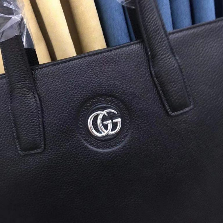 top goods Gucci handheld briefcase cross-body bag    classic fire shipment pull, without adding any effect) top imported original cowhide, ultra-high definition hardware logo logo, ultra-comfortable feel soft soft leathe