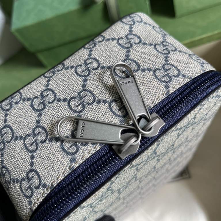 .  With a full set of original green box packaging GG Mini Square Bag, Gucci's new travelware collection draws on design elements from the 1900s, the heyday of luxury travel luggage. In the brand's highly recognizable be