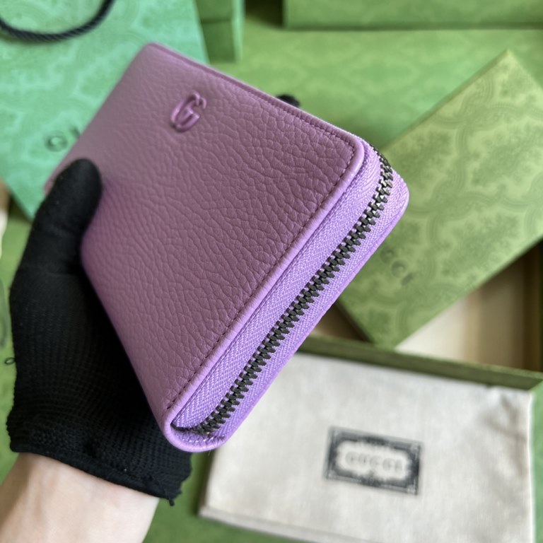 .  With full original green box packaging GG Marmont Zipper Wallet, Dear Alessandro Michele, Each of the beloved designs has a connection to the House's past, which the creative director has brought into the present coll